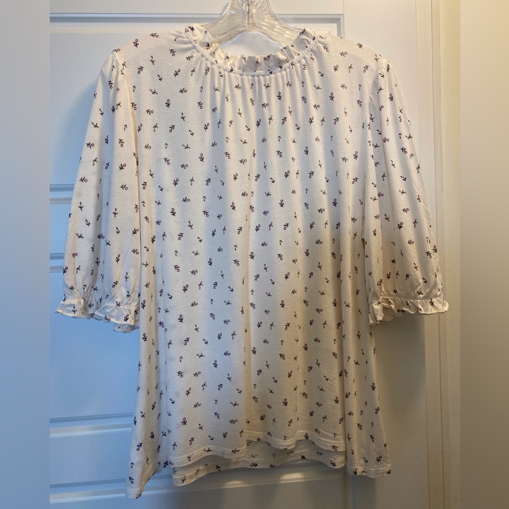 Loft top with ruffled neck & sleeves, size XL
